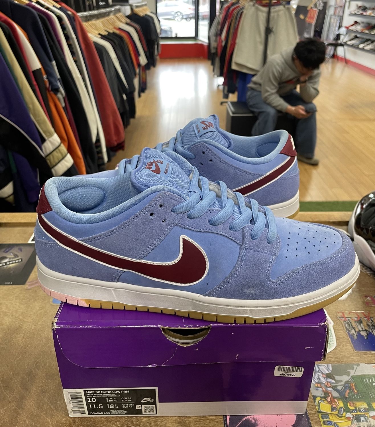 Nike SB Dunk Low Philadelphia Phillies Size 10 Pre-Owned