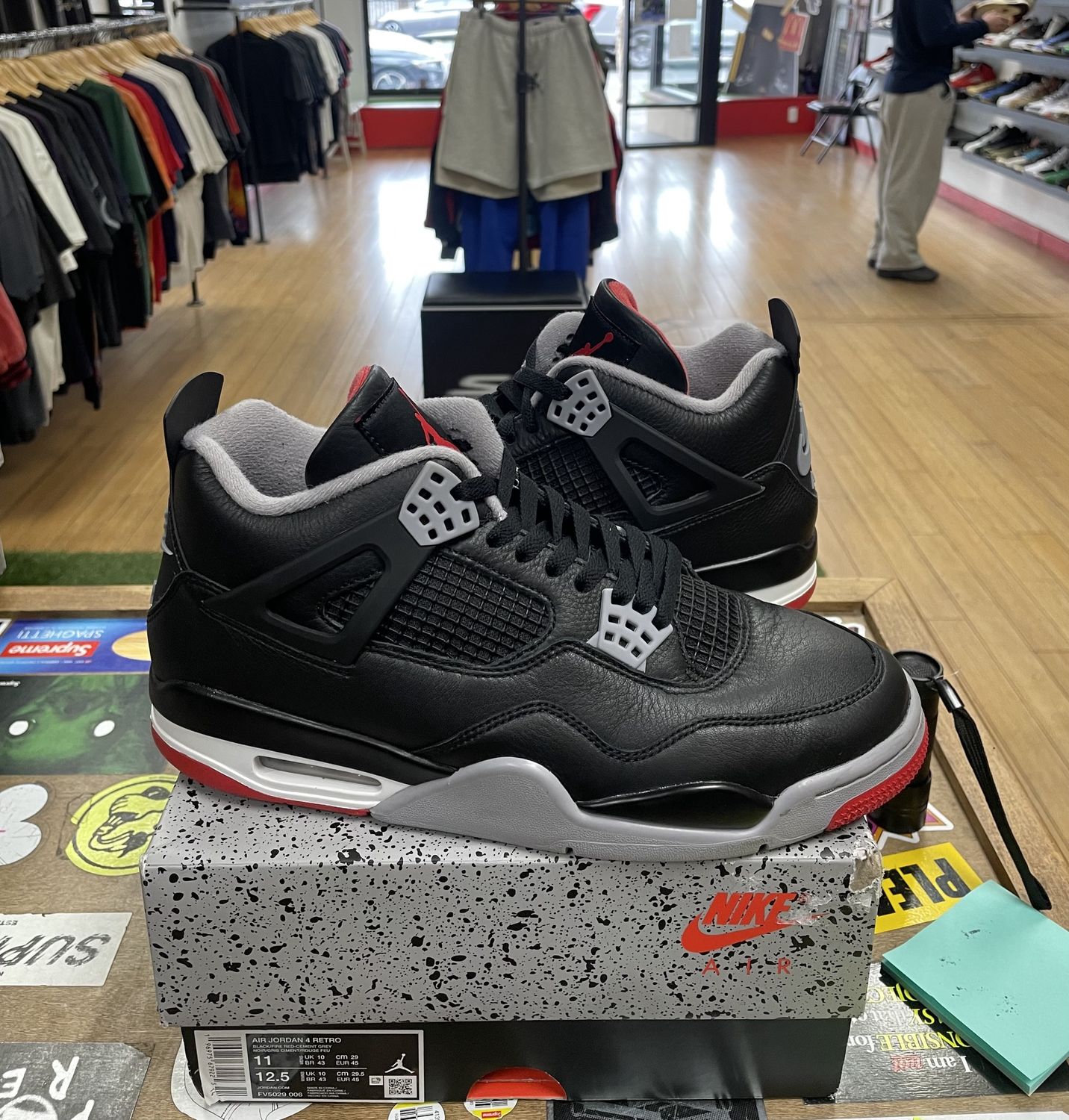 Jordan 4 Retro Bred Reimagined Size 11 Pre-Owned.