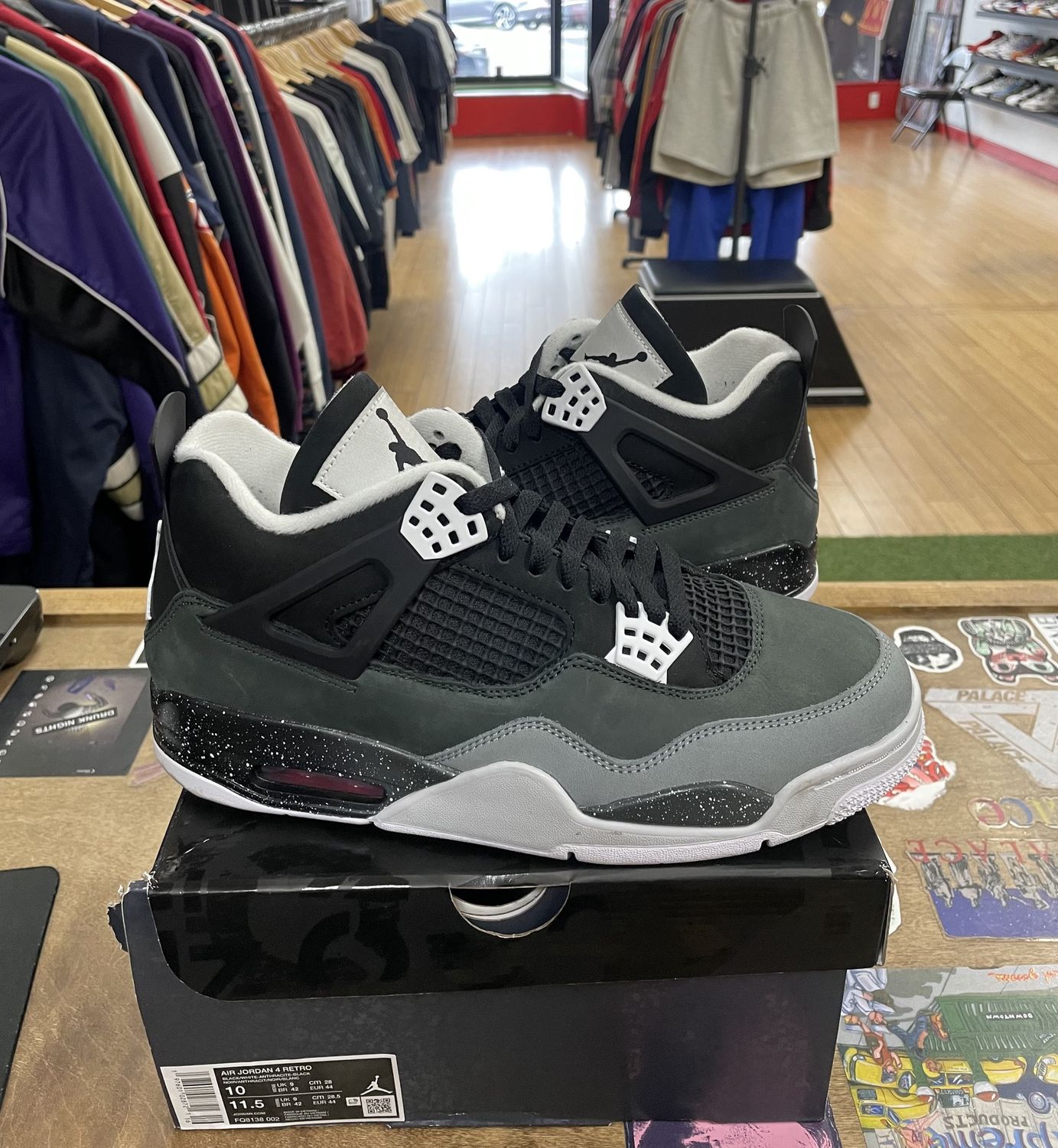 Jordan 4 Retro Fear (2024) Size 10 Pre-Owned