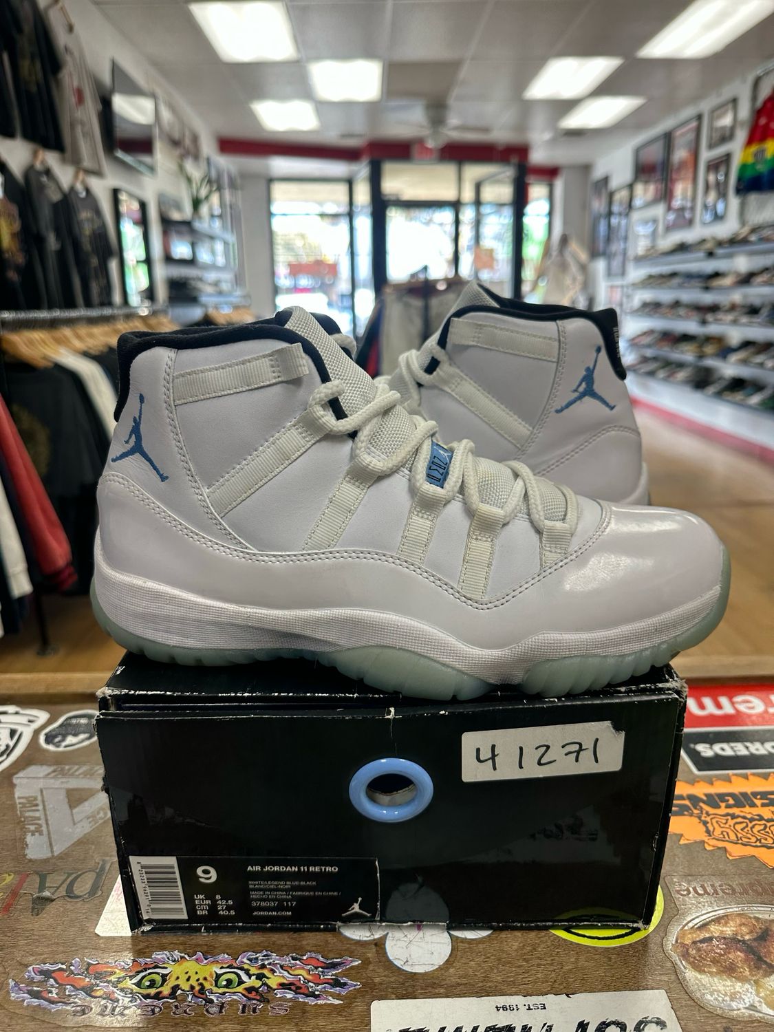 Pre Owned Jordan 11 Retro Legend Blue (2014) Size 9