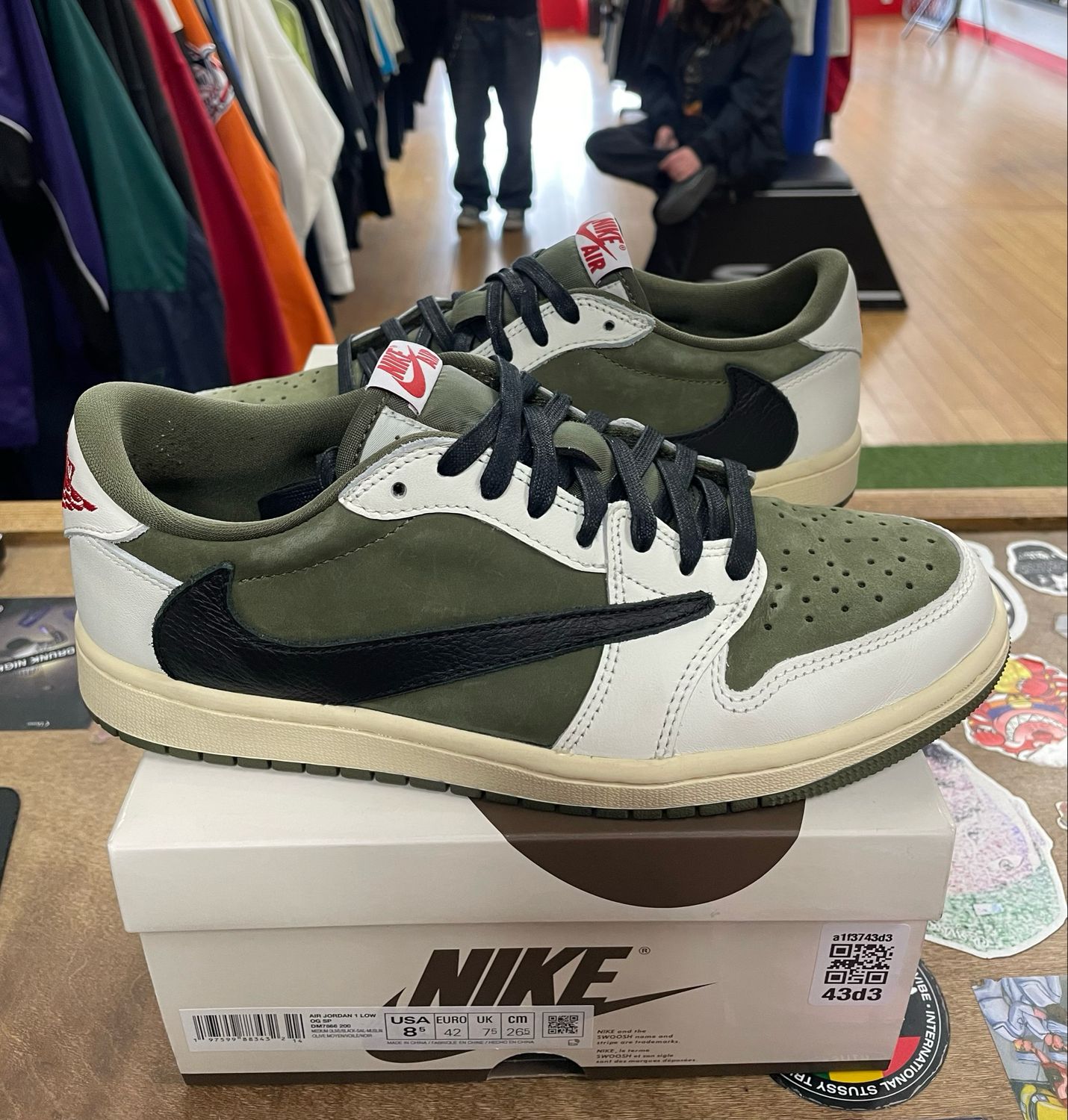 Jordan 1 Retro Low OG SP Travis Scott Medium Olive Size 8.5 Pre-Owned