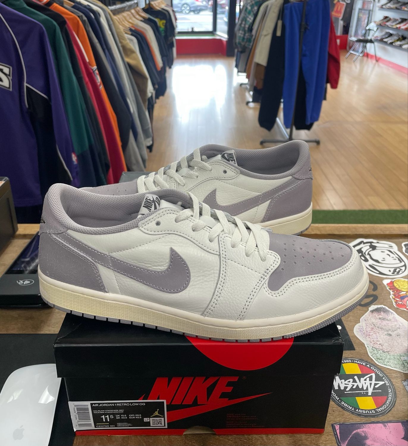 Jordan 1 Retro Low OG Atmosphere Grey Size 11.5 (WORN)