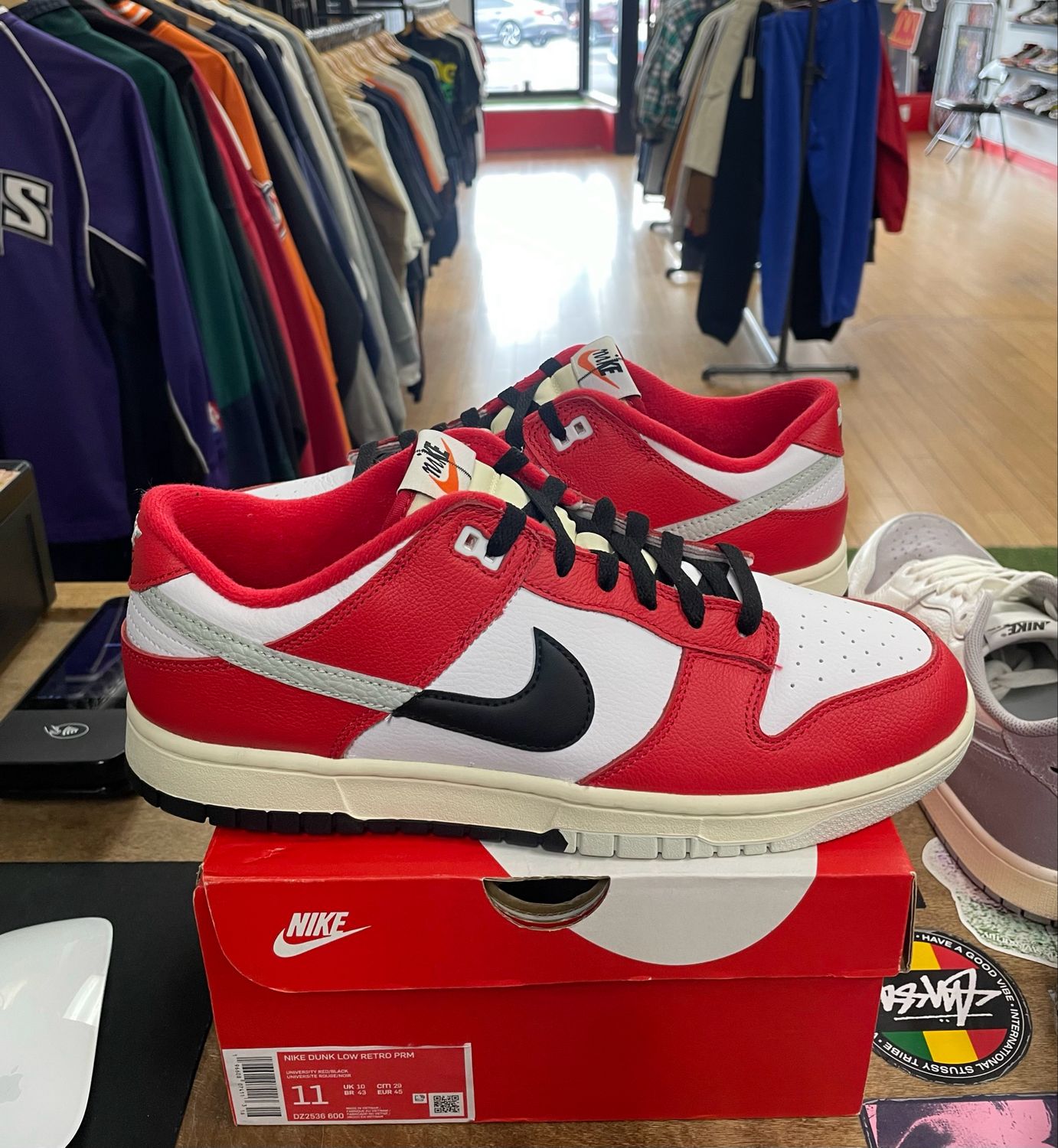 Nike Dunk Low Chicago Split Size 11 (WORN)