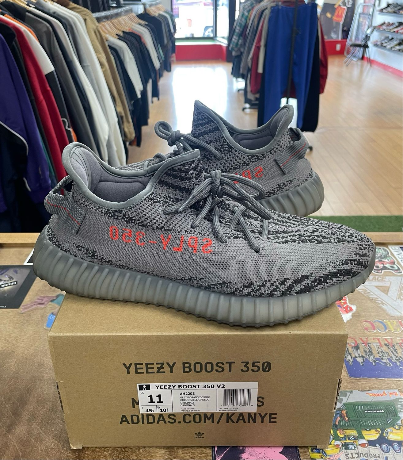 Pre Owned Adidas Yeezy Boost 350 V2 Beluga 2.0 Size 11