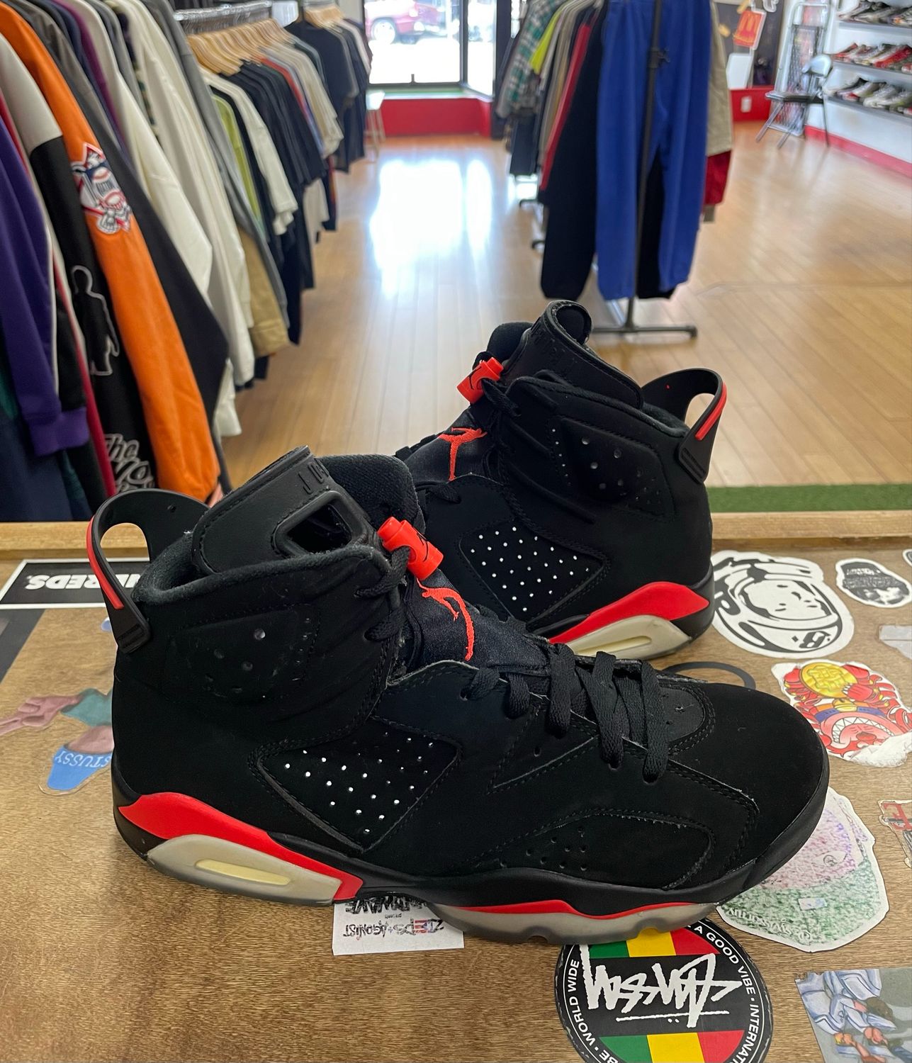 Pre Owned Jordan 6 Retro Black Infrared (2019) Size 9.5 NO BOX