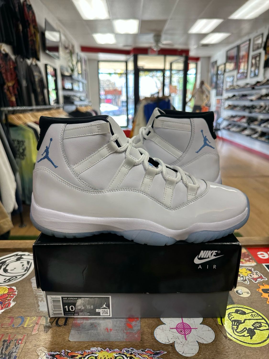Jordan 11 Retro Legend Blue (2024) Size 10 (WORN)