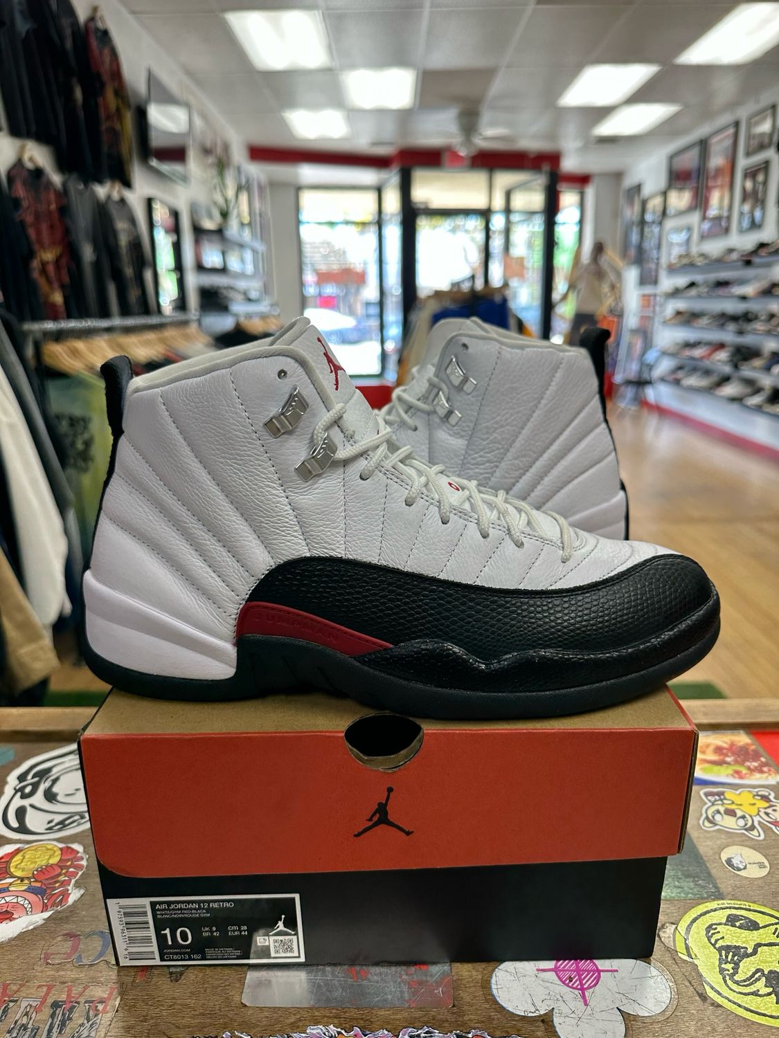 Jordan 12 Retro Taxi Flip Size 10 (WORN)