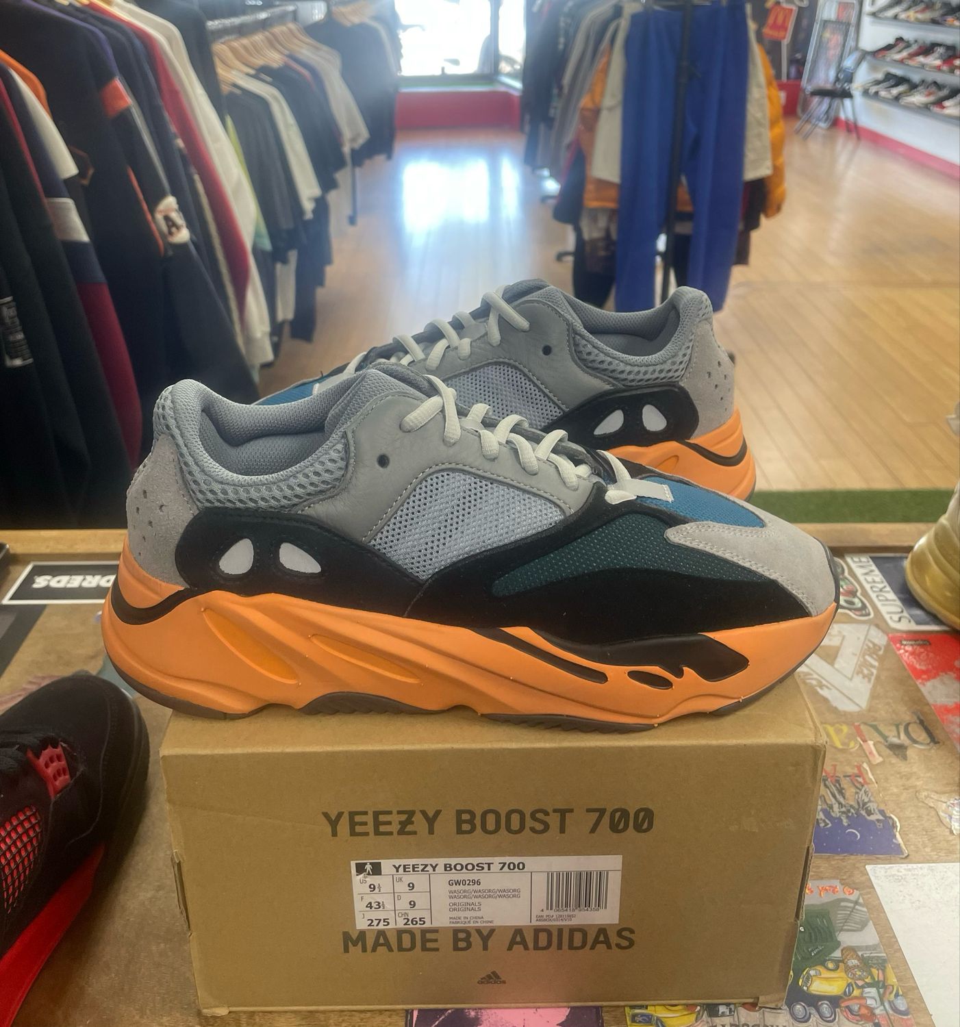 adidas Yeezy Boost 700 Wash Orange Size 9 Pre-owned