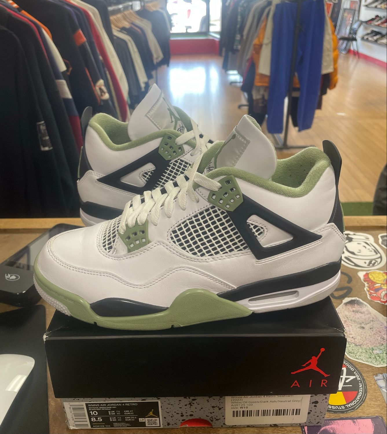 Jordan 4 Retro Seafoam (Women&#39;s) Size 8.5M (WORN)