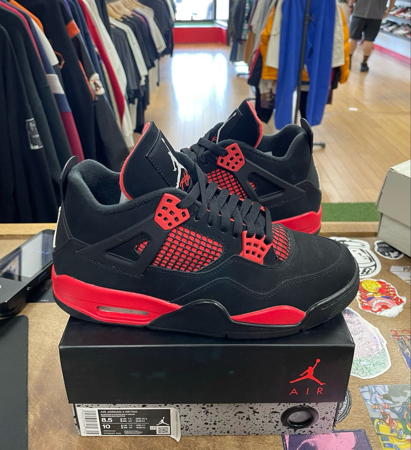 Jordan 4 Retro Red Thunder Size 8.5 (WORN)