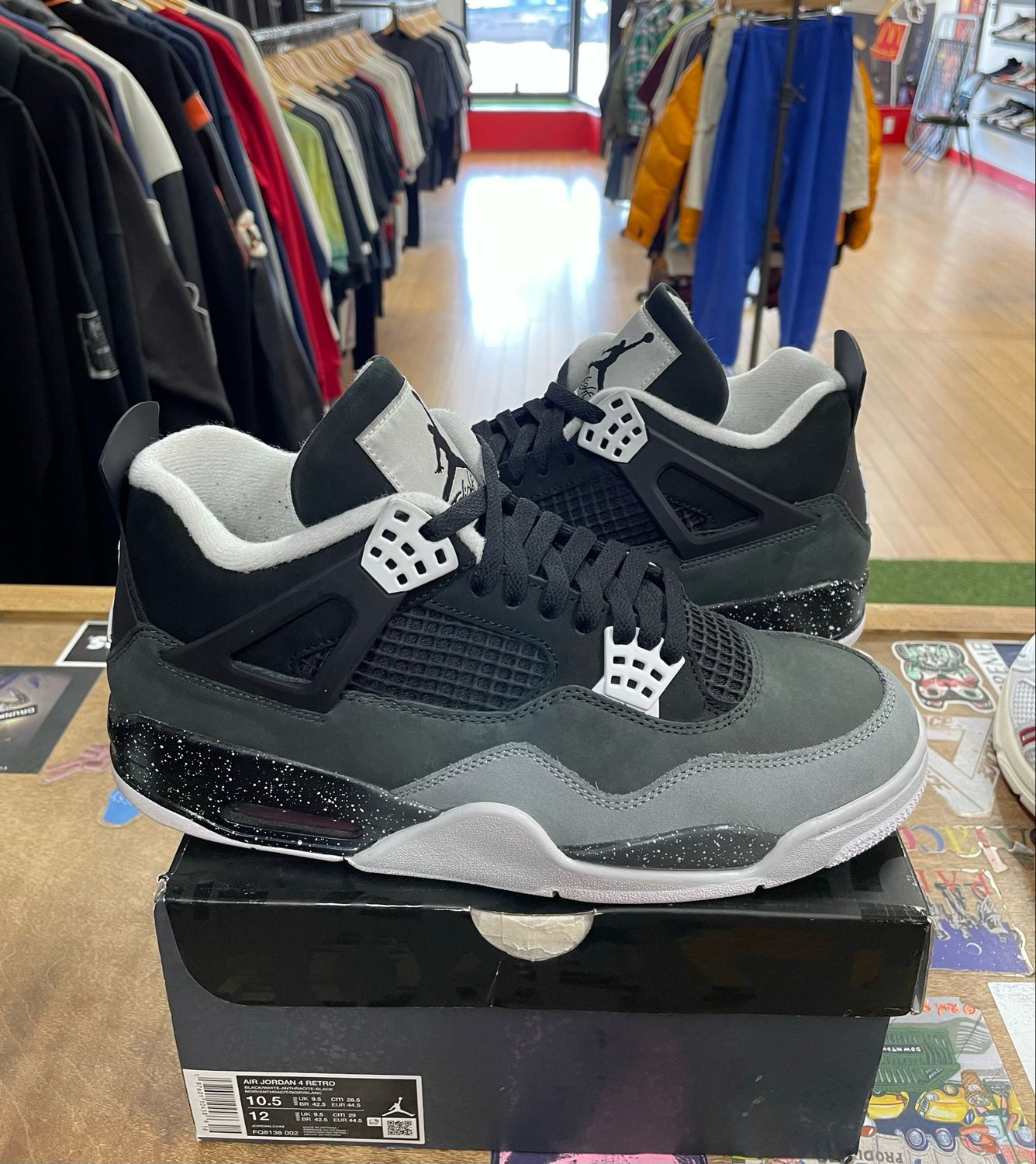 Jordan 4 Retro Fear (2024) Size 10.5 Pre-owned