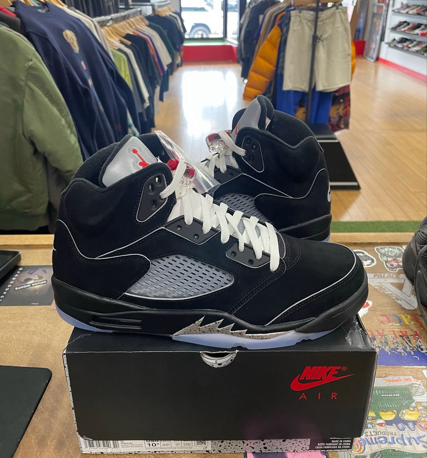 Jordan 5 Retro OG Black Metallic Reimagined Size 10.5 (Left Shoe Tried-On)