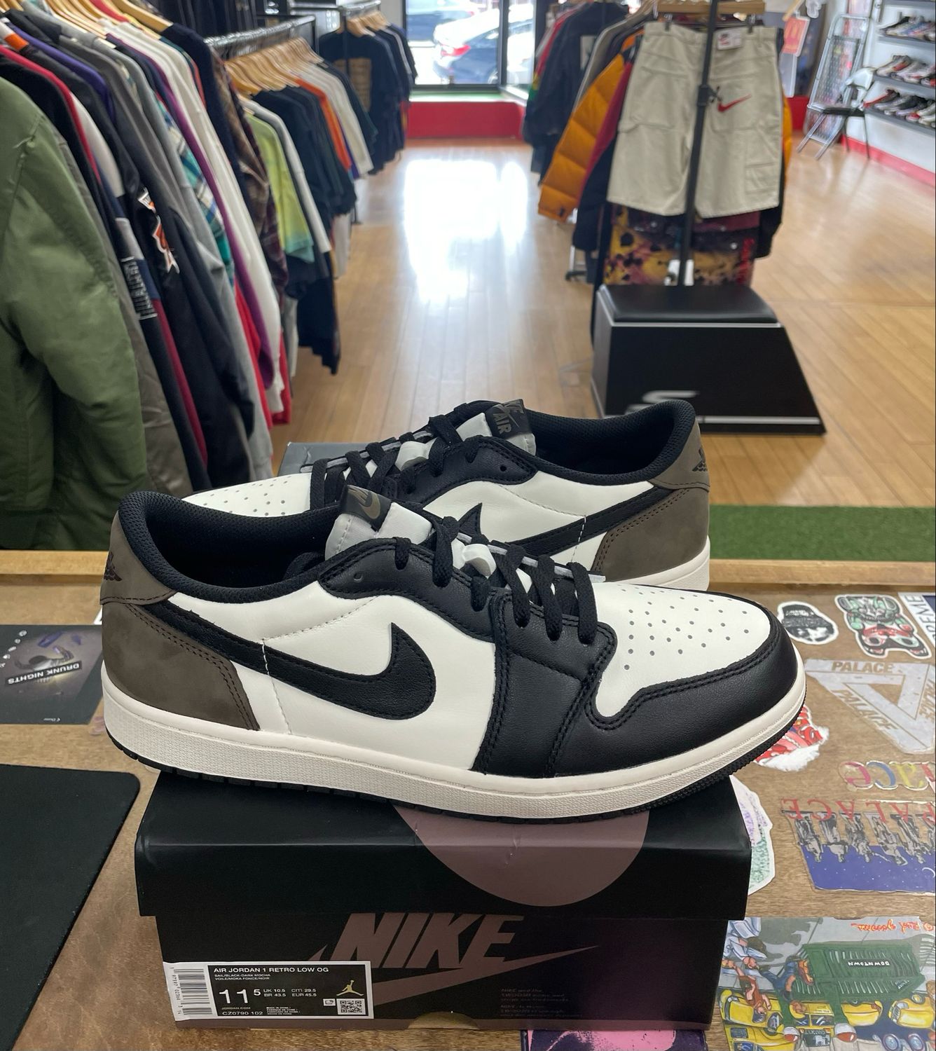 Tried on Jordan 1 Retro Low OG Mocha Size 11.5