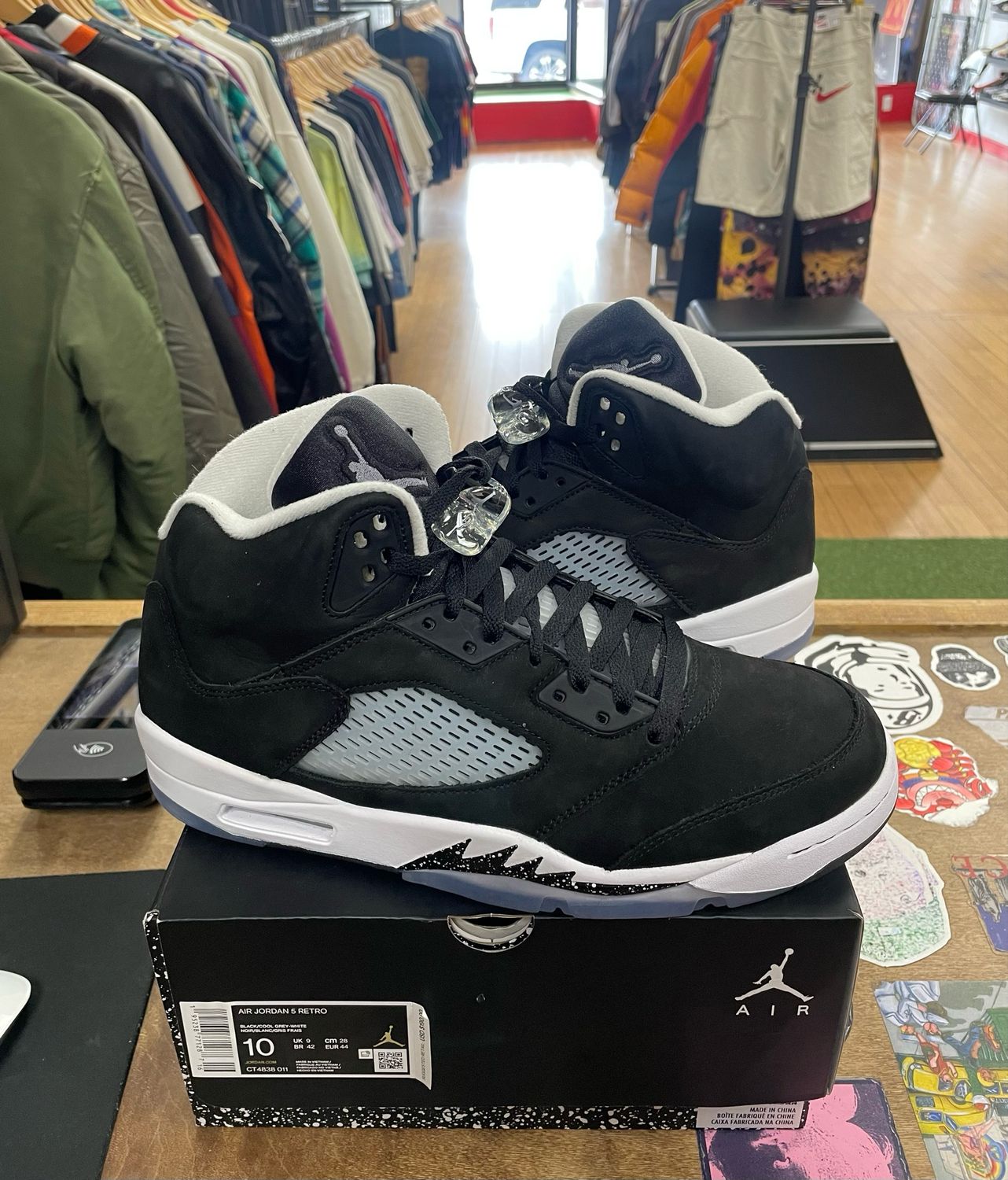 Lightly Worn Jordan 5 Retro Moonlight (2021) Size 10