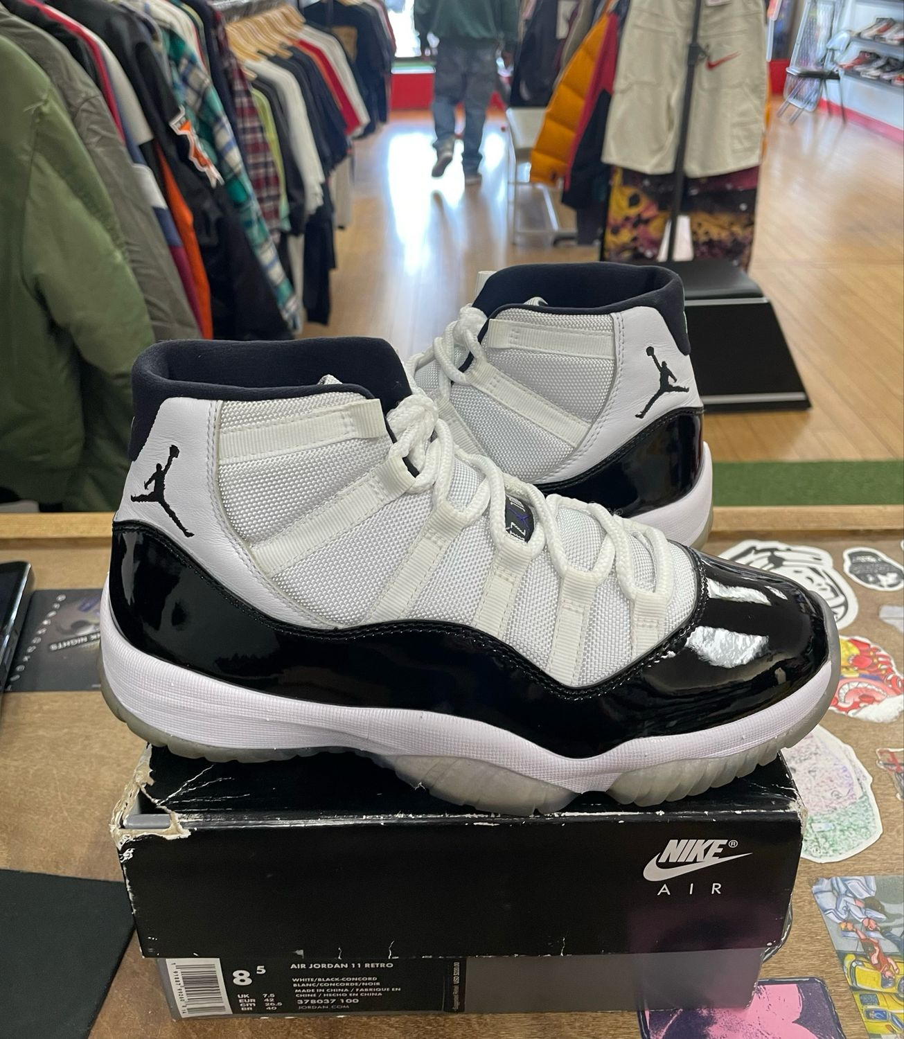 Lightly Worn Jordan 11 Retro Concord (2018) Size 8.5