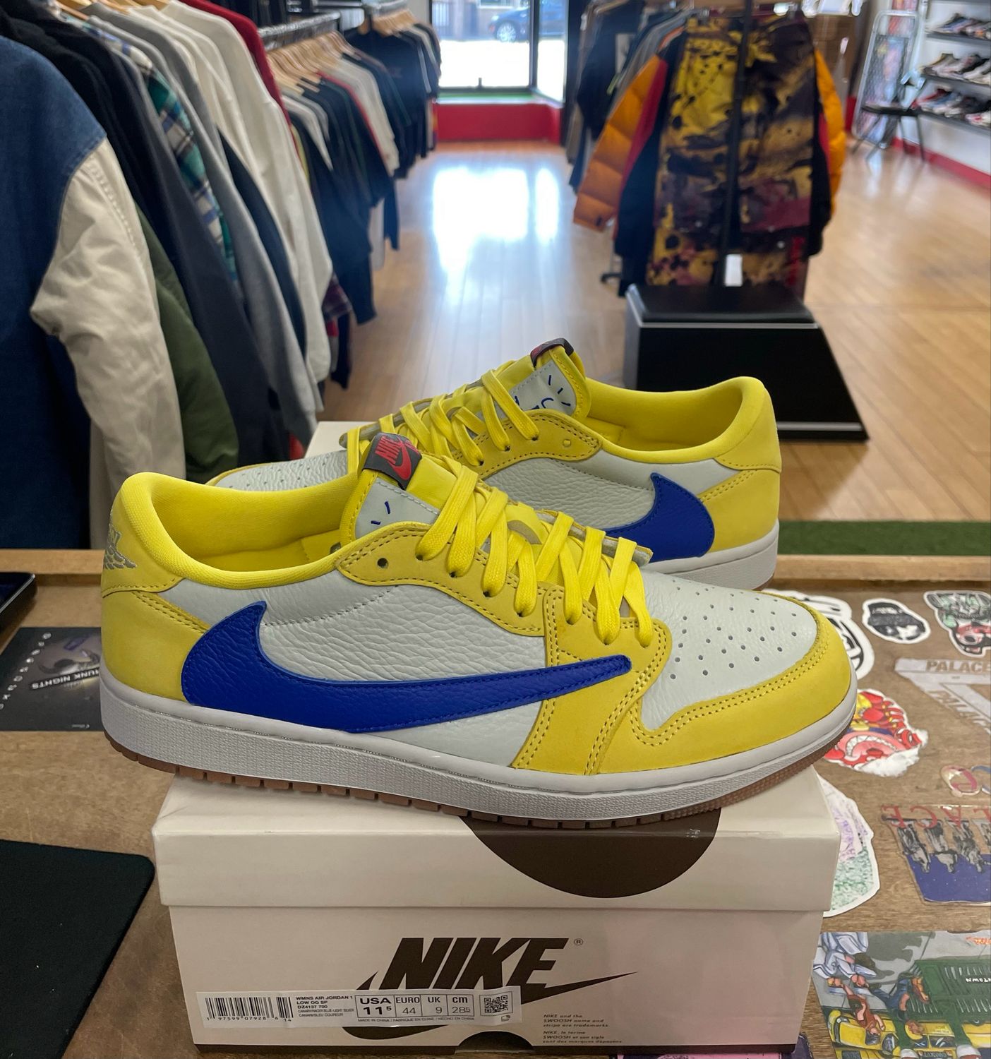 Tried On Jordan 1 Retro Low OG SP Travis Scott Canary (Women&#39;s) Size 11.5W,10M