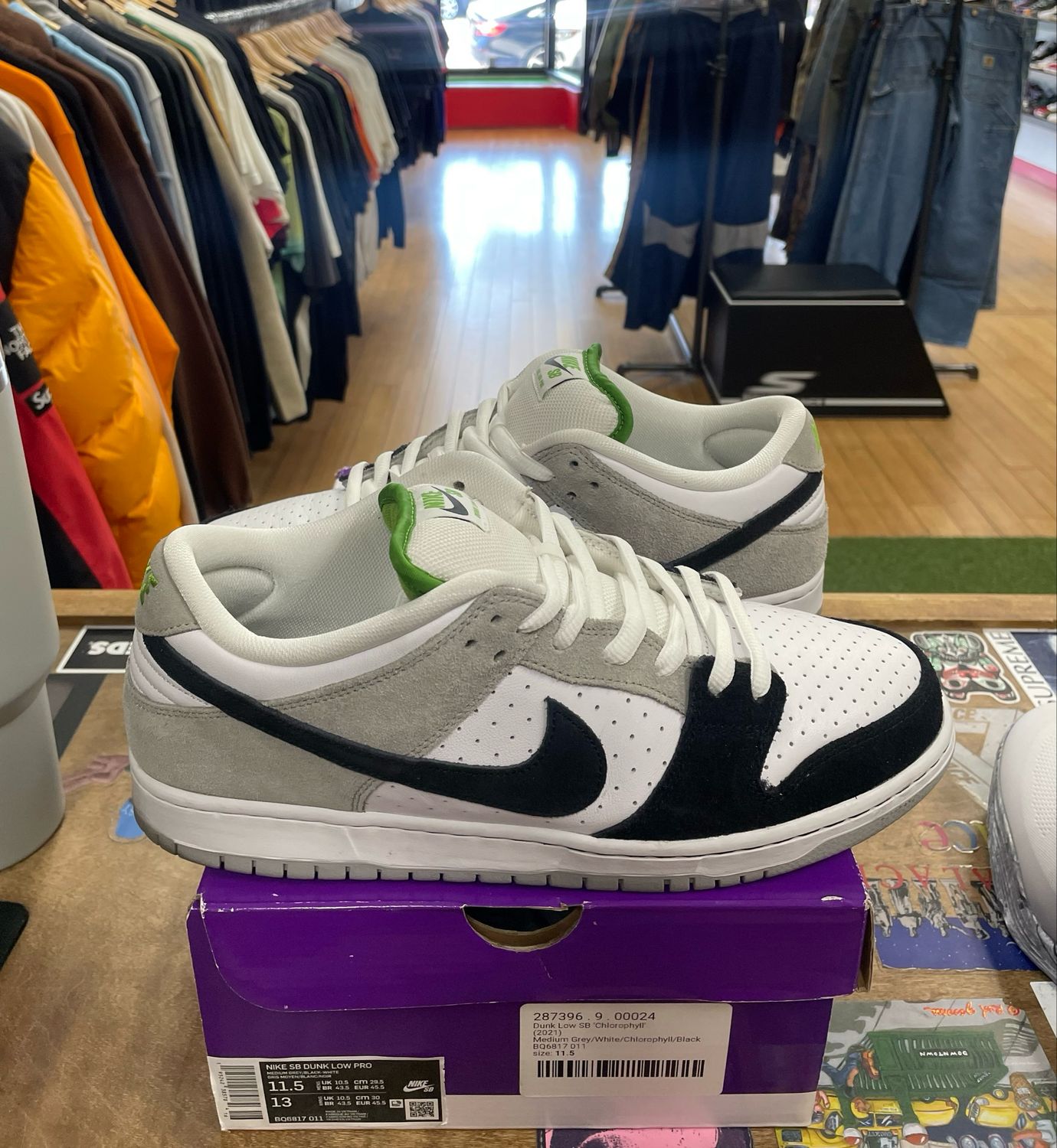 Nike SB Dunk Low Chlorophyll Size 11.5 (WORN)
