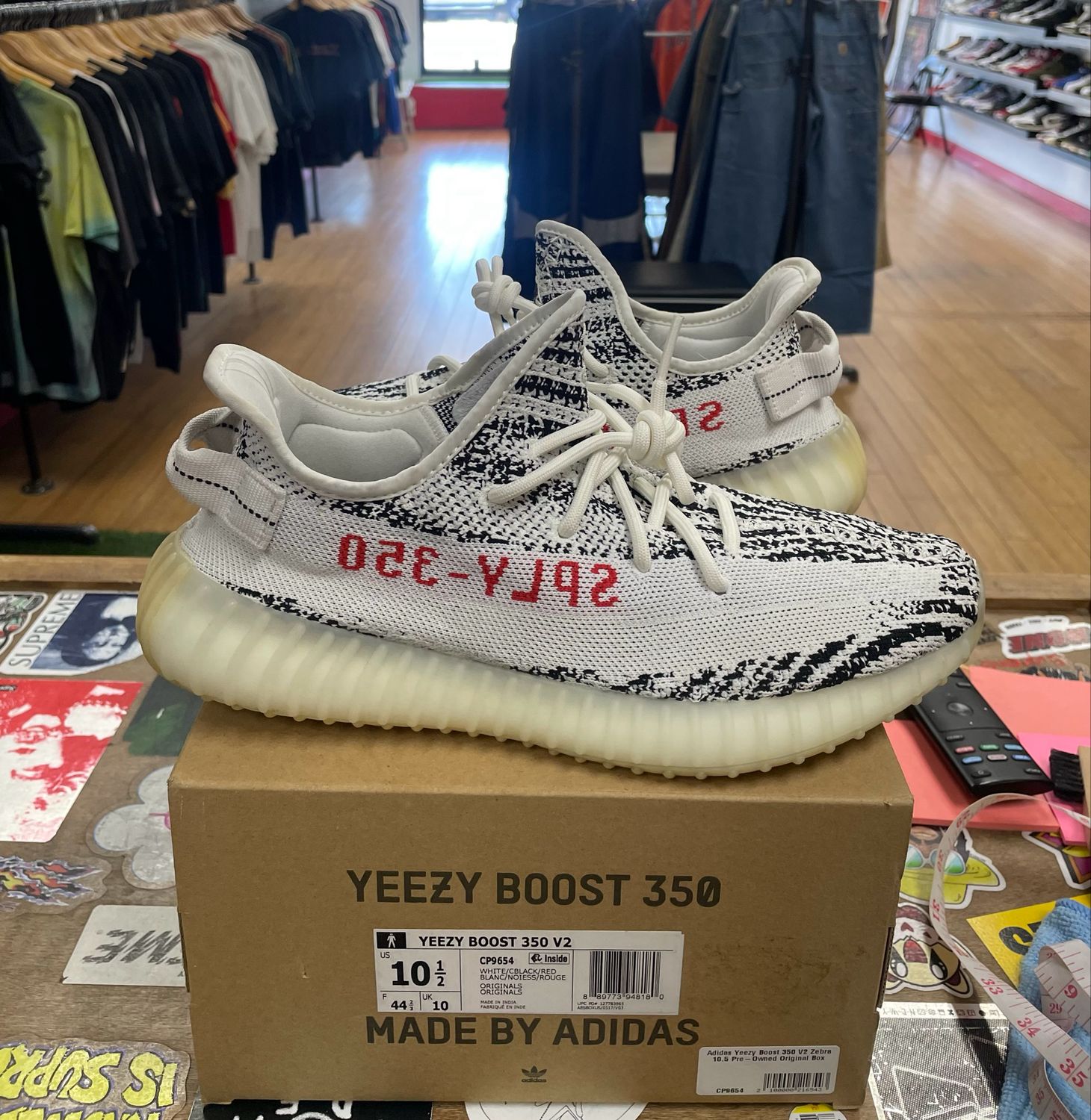 adidas Yeezy Boost 350 V2 Zebra Size 10.5 (Pre-Owned)