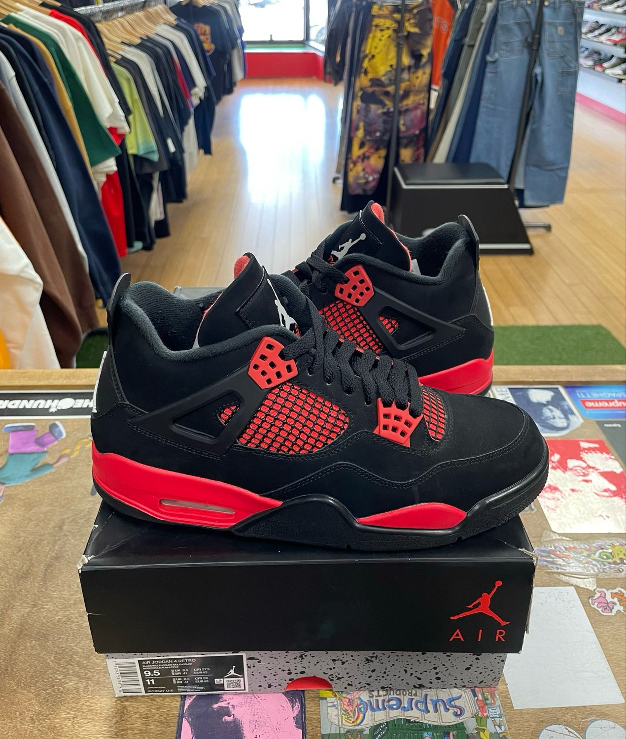 Pre Owned Jordan 4 Retro Red Thunder Size 9.5