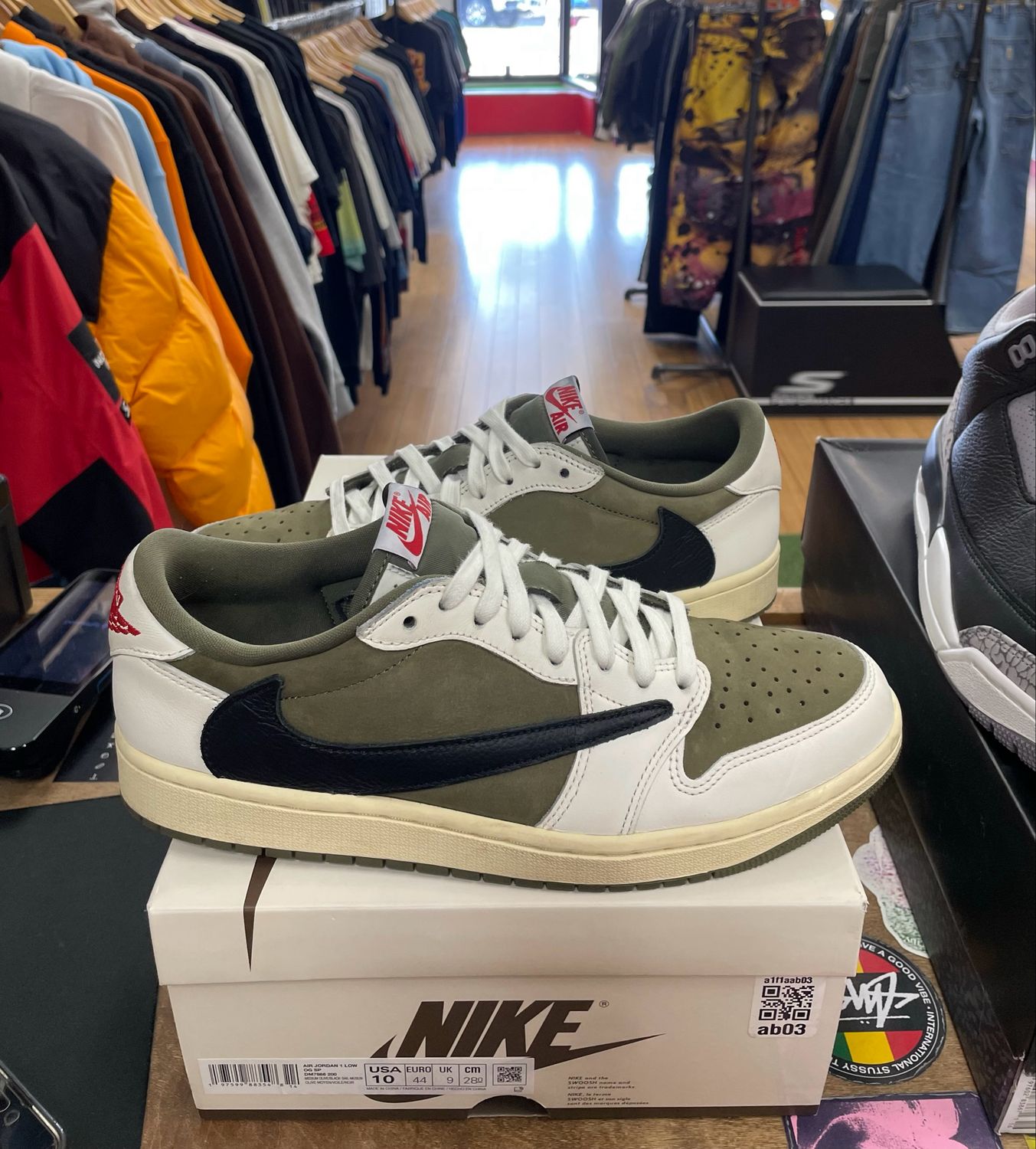 Pre Owned Jordan 1 Retro Low OG SP Travis Scott Medium Olive Size 10