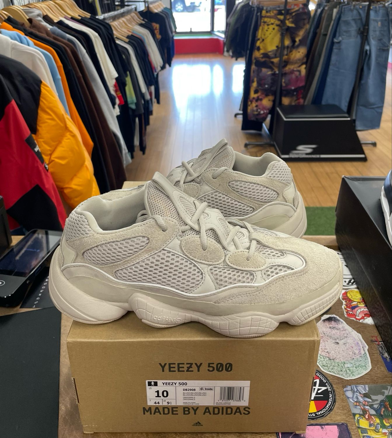 adidas Yeezy 500 Blush Size 10 (WORN)