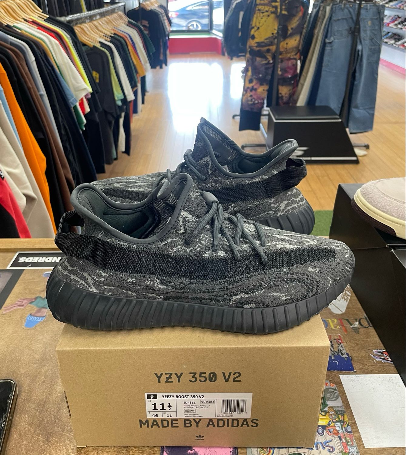 adidas Yeezy Boost 350 V2 MX Dark Salt Size 11.5 (WORN)