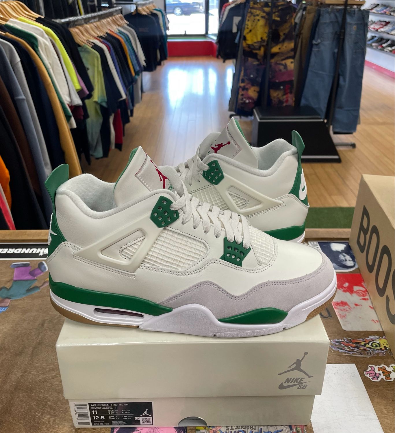 Pre Owned Jordan 4 Retro SB Pine Green Size 11