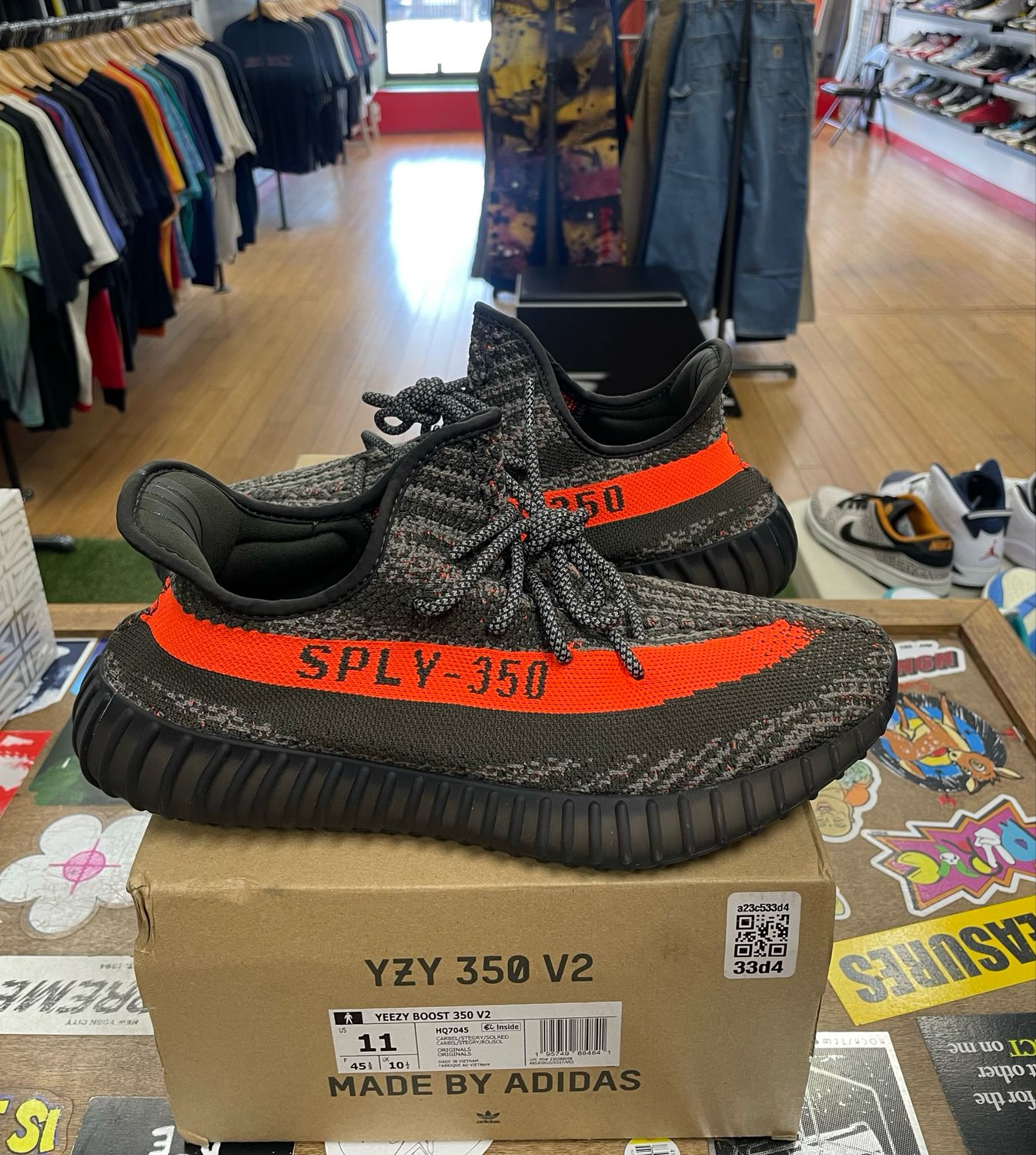 Pre Owned adidas Yeezy Boost 350 V2 Carbon Beluga Size 11