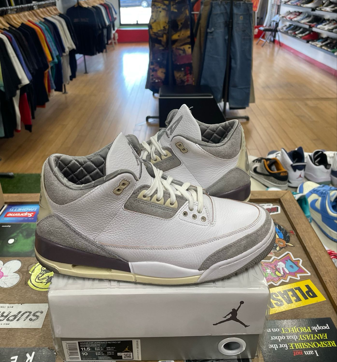 Pre Owned Jordan 3 Retro SP A Ma Maniére (Women&#39;s) Size 11.5,10M
