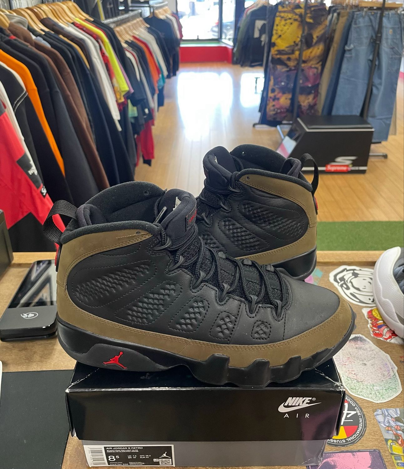 Jordan 9 Retro Olive (2024) Size 8.5 Pre-owned
