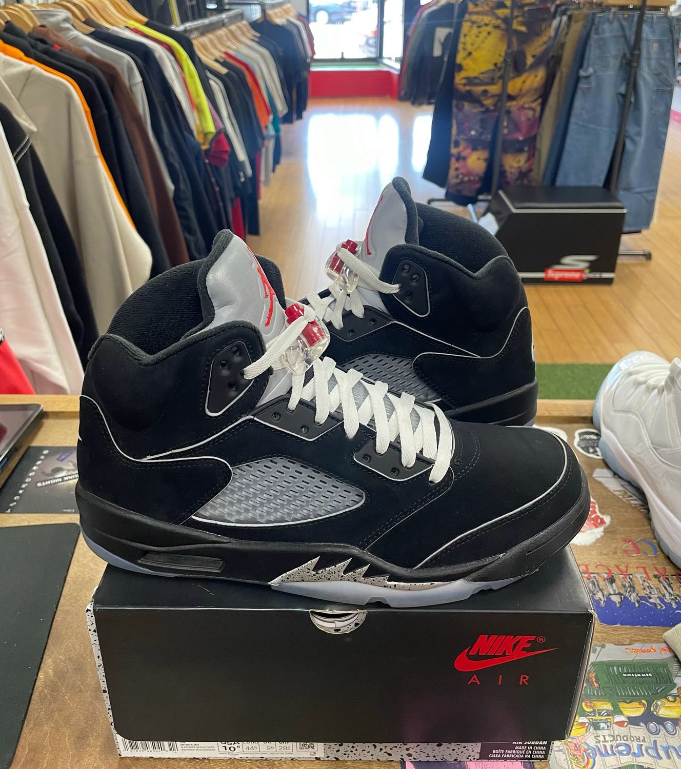Jordan 5 Retro OG Black Metallic Reimagined Size 10.5 Lightly Worn