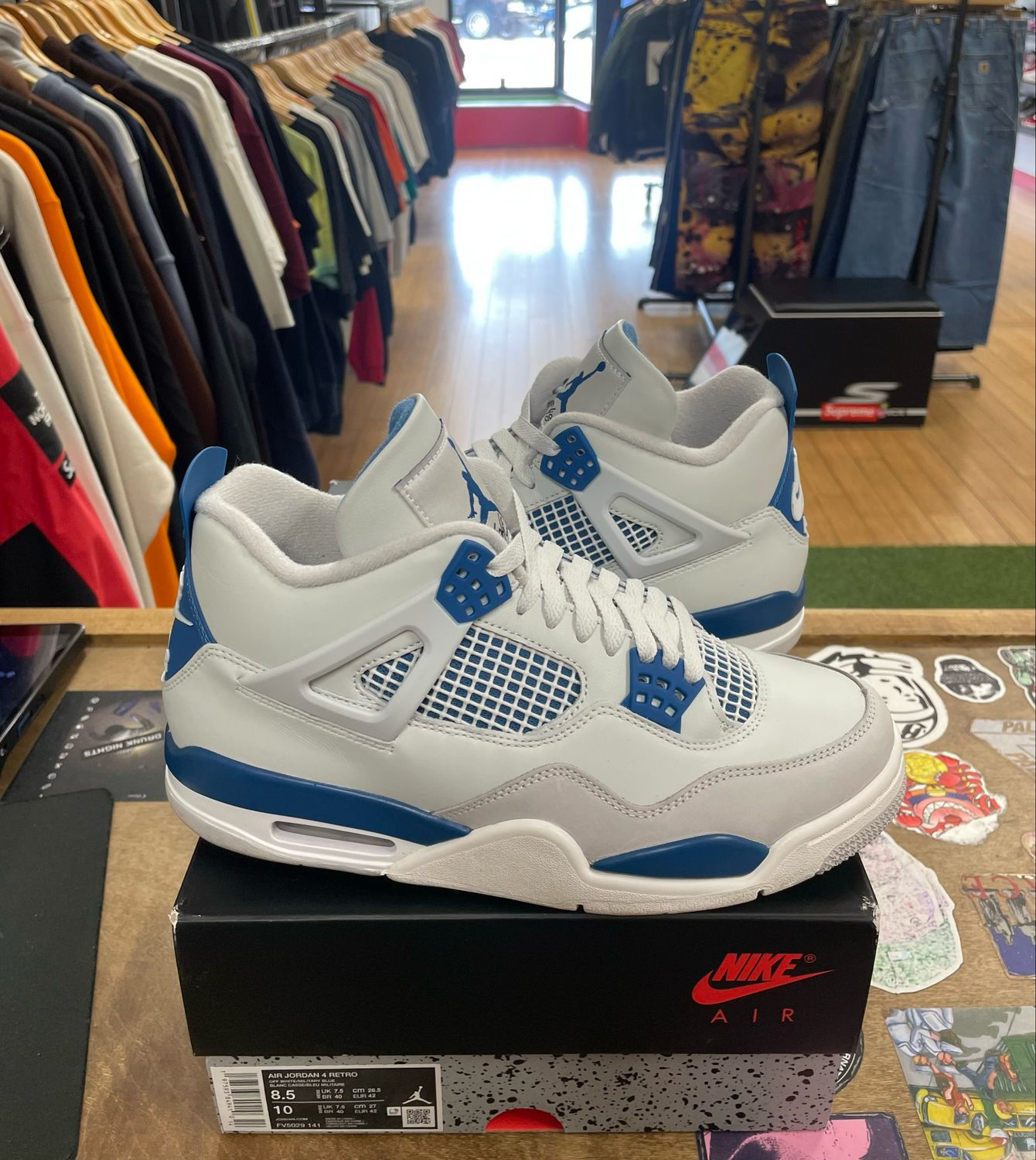 Pre Owned Jordan 4 Retro Military Blue (2024) Size 8.5