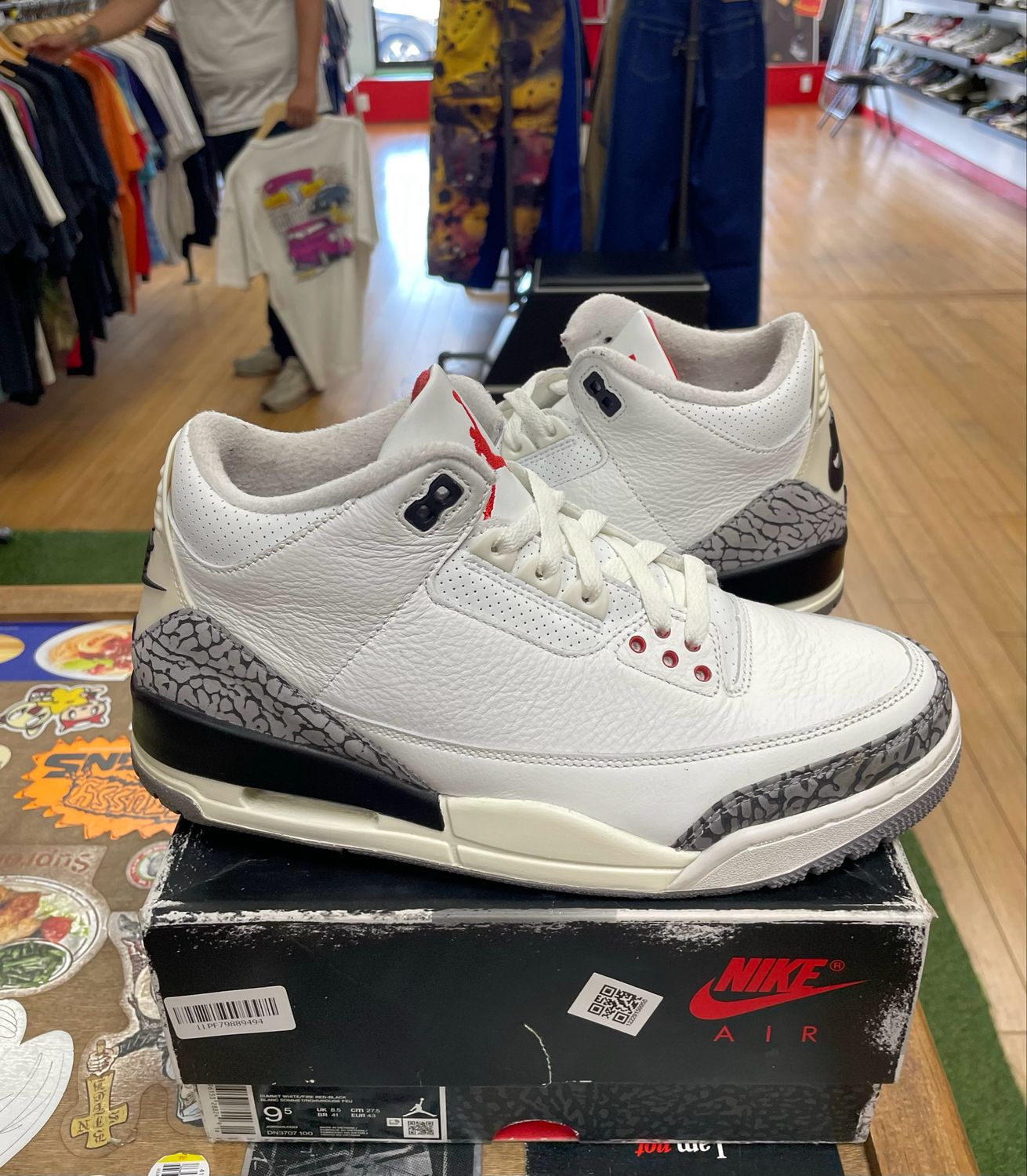 Lightly Worn Jordan 3 Retro White Cement Reimagined Size 9.5