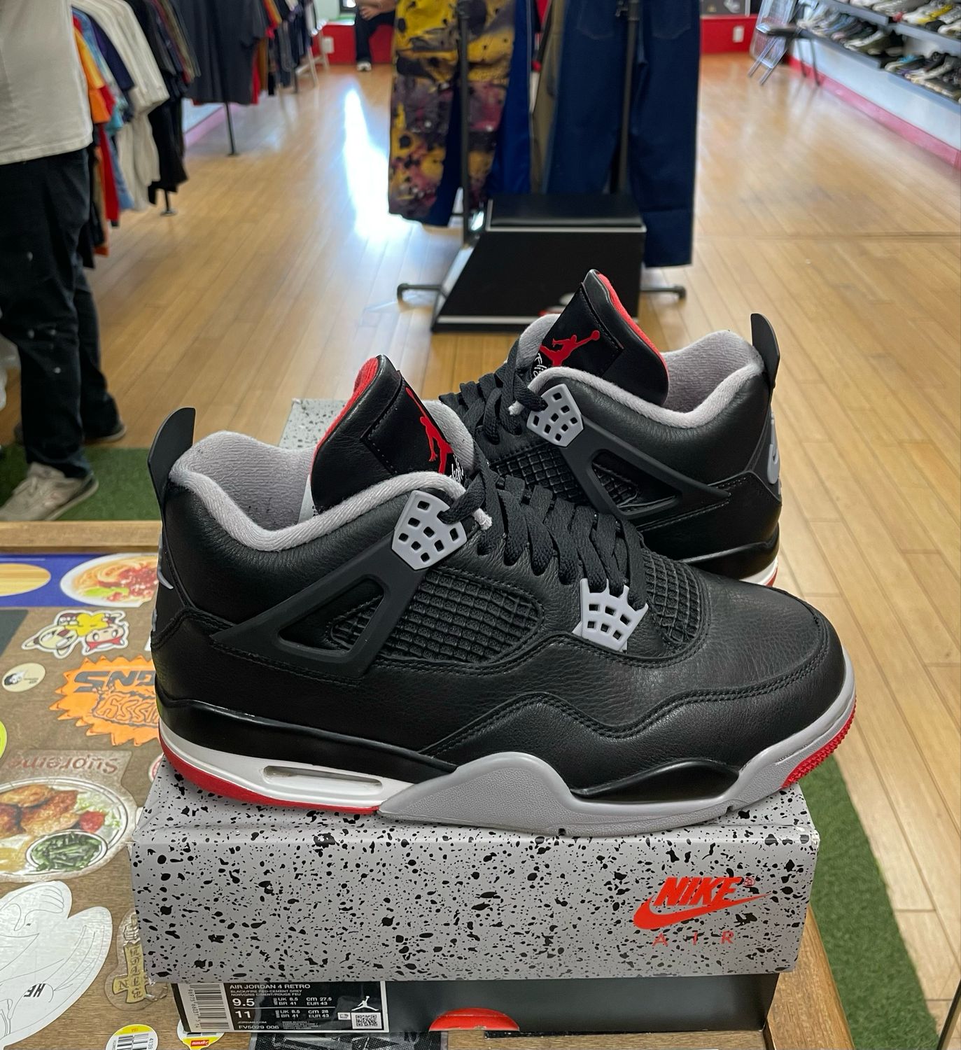 Lightly Worn Jordan 4 Retro Bred Reimagined Size 9.5