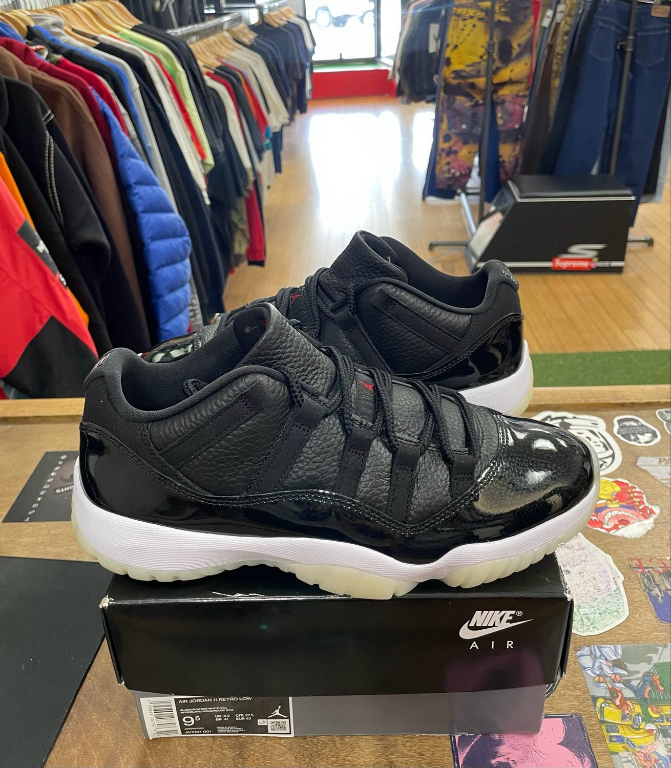 Tried On Jordan 11 Retro Low 72-10 Size 9.5