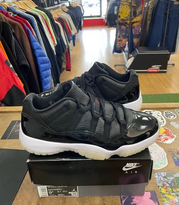 Tried On Jordan 11 Retro Low 72-10 Size 9.5