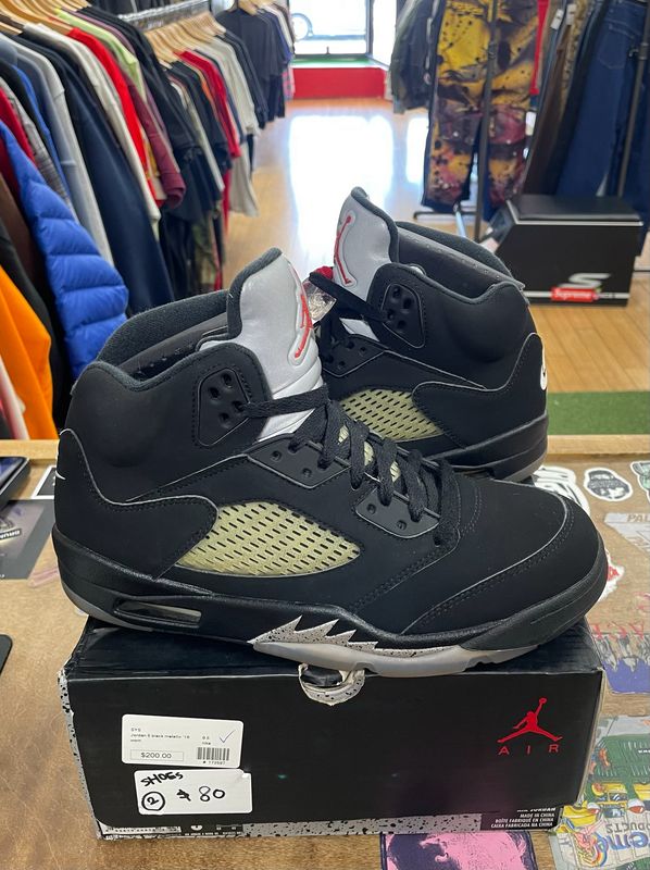 Jordan 5 Retro Black Metallic (2016) Size 8.5 (WORN)(Missing Lace Lock)