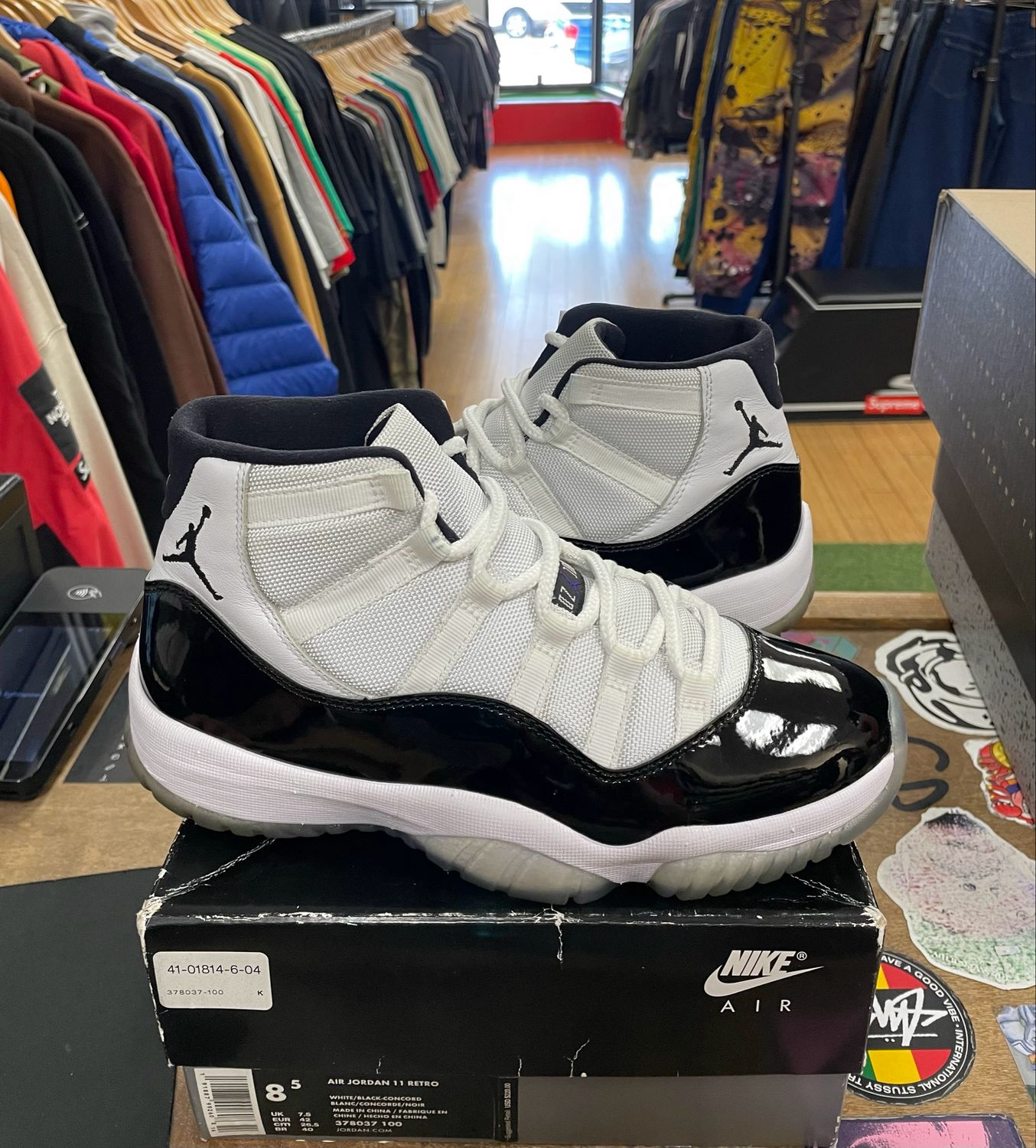 Jordan 11 Retro Concord (2018) Size 8.5 (Pre-owned)