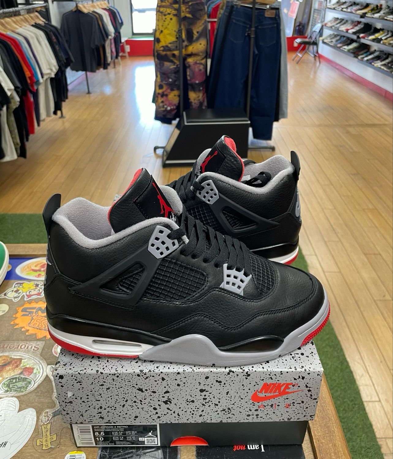 Pre  Owned Jordan 4 Retro Bred Reimagined Size 8.5