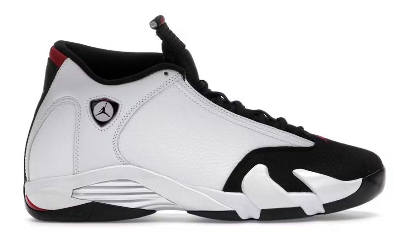 DS Jordan 14 Retro Black Toe (2024) Size 9