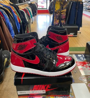 Lightly Worn Jordan 1 Retro High OG Patent Bred Size 10.5