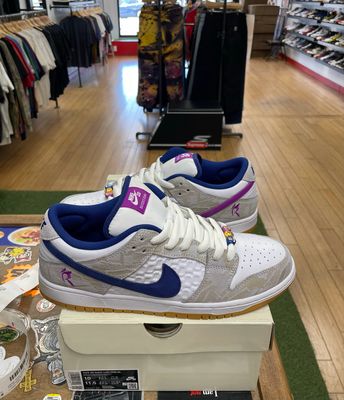 Nike SB Dunk Low Rayssa Leal Size 10 (Lightly Worn)