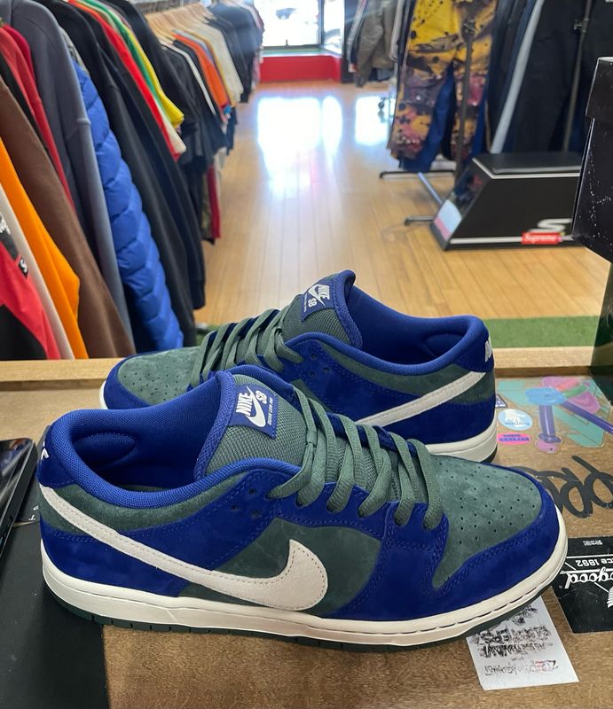 Pre Owned Nike SB Dunk Low Deep Royal Blue Size 10 NO BOX