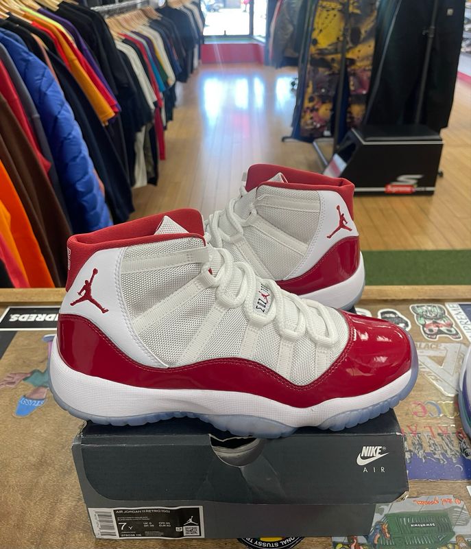 Pre Owned Jordan 11 Retro Cherry (2022) (GS) Size 7Y * Damaged Box*