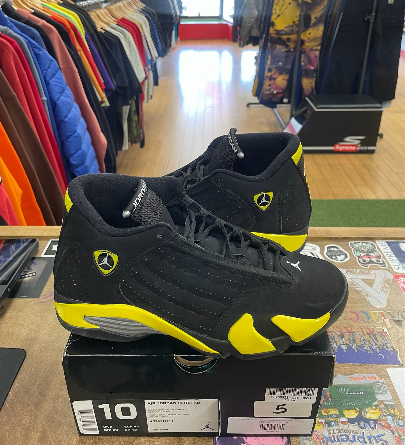 Pre Owned Jordan 14 Retro Thunder Size 10
