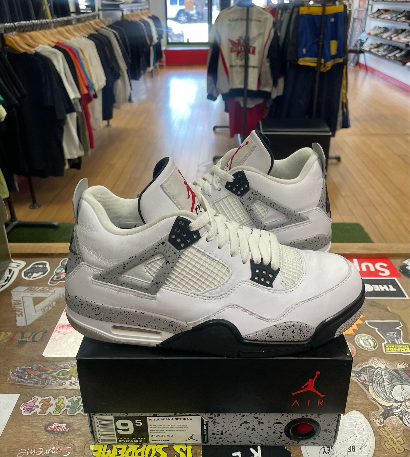 Pre-Owned Jordan 4 Retro White Cement (2016) Size 9.5