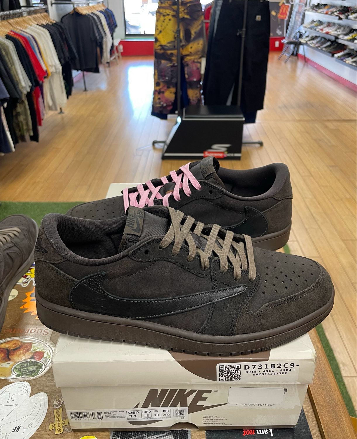 Lightly Worn Jordan 1 Retro Low OG SP Travis Scott Velvet Brown Size 11 *Only One Brown Lace &amp; One Pink Lace*