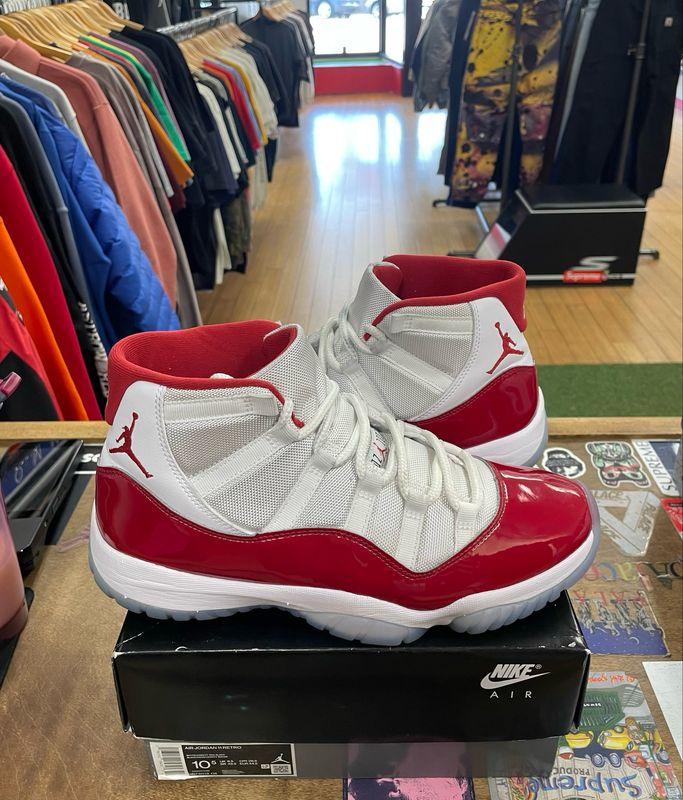 Pre-Owned Jordan 11 Retro Cherry (2022) Size 10.5