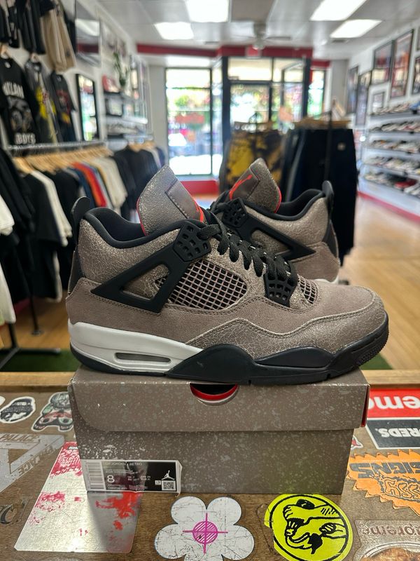 Jordan 4 Retro Taupe Haze Size 8 (Lightly worn)