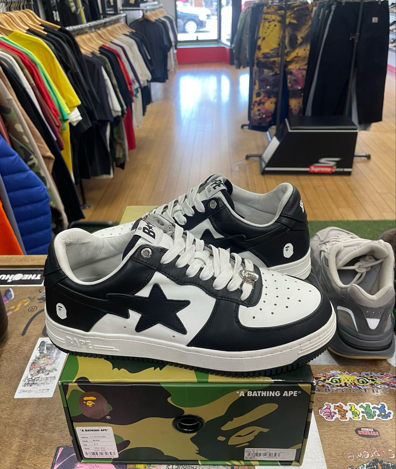 A Bathing Ape Bape Sta White Black (2022) Size 9.5 (Worn)